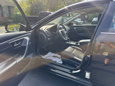 Used 2018 Nissan Altima 2.5 SR FWD image 8