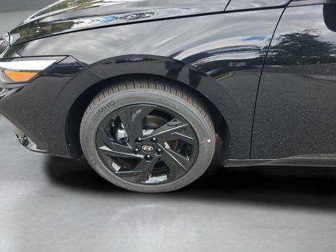 New 2026 Hyundai Elantra Sport FWD image 28