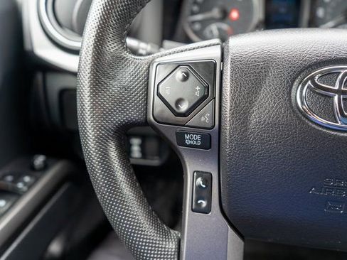 Used 2022 Toyota Tacoma TRD Off-Road w/ Technology Package AWD/4WD image 22