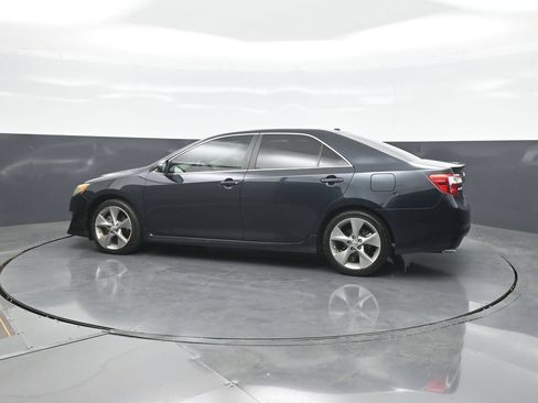 Used 2012 Toyota Camry SE FWD image 4