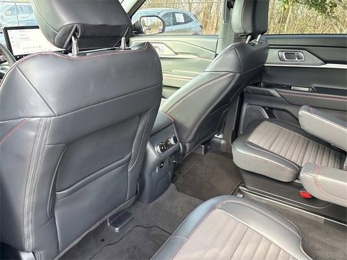 Certified 2025 Ford Explorer ST-Line w/ Premium Package image 17