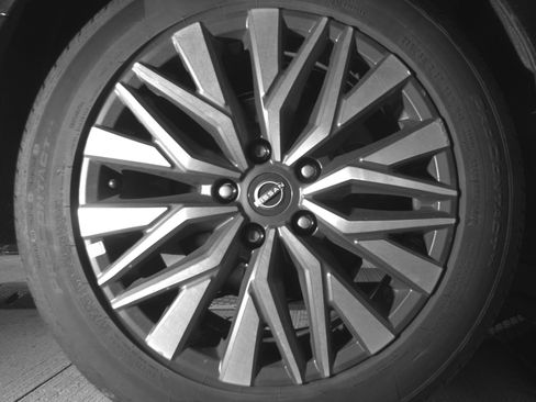 Used 2025 Nissan Altima 2.5 SV FWD image 15