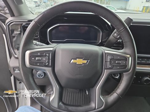 Certified 2025 Chevrolet Silverado 1500 LT AWD/4WD image 24