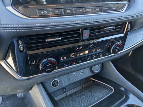 Used 2021 Nissan Rogue Platinum image 29