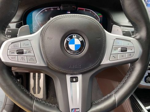 Used 2022 BMW 750i xDrive w/ Executive Package AWD/4WD image 17