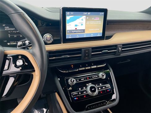 Used 2021 Lincoln Corsair Reserve image 15