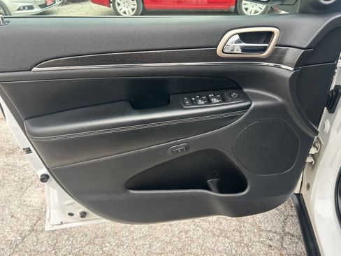 Used 2016 Jeep Grand Cherokee Limited image 12
