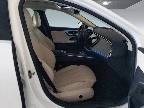 Used 2025 Mercedes-Benz E 350 Sedan image 19