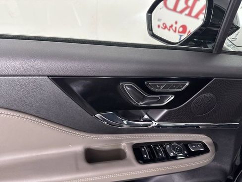 New 2026 Lincoln Corsair Premiere image 16