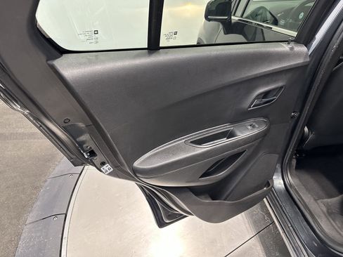 Used 2018 Chevrolet Trax LT image 24