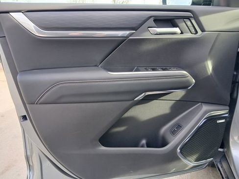 New 2026 GMC Acadia Elevation w/ Elevation Premium Package AWD/4WD image 11