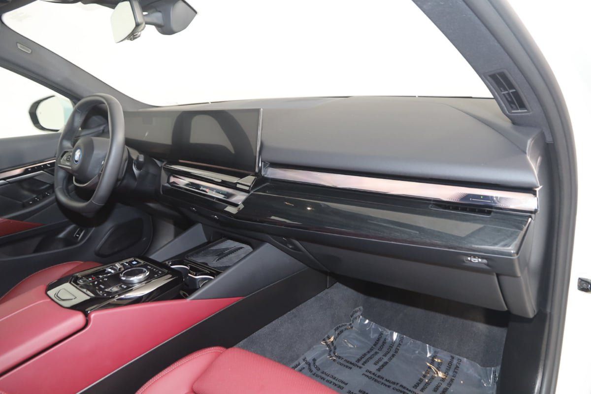 Used 2024 BMW i5 eDrive40i w/ Convenience Package RWD image 36