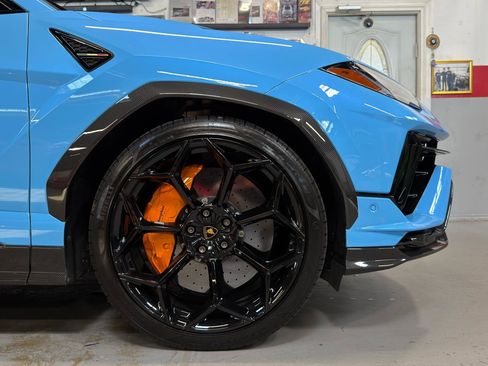 Used 2024 Lamborghini Urus Performante AWD/4WD image 13
