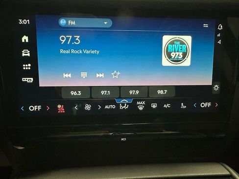 Used 2025 Lincoln Navigator Reserve image 32