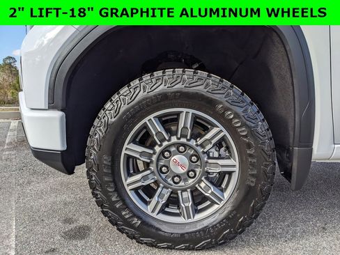 Used 2025 GMC Sierra 1500 AT4 image 2