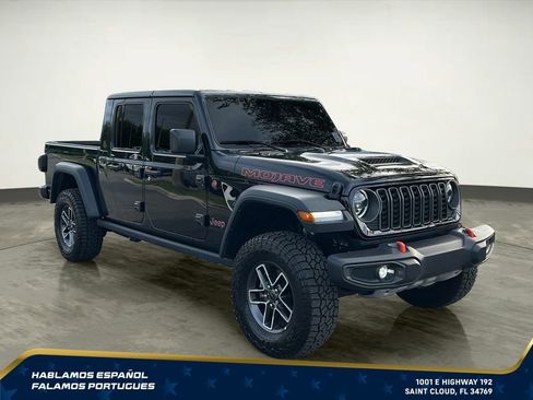 Used 2025 Jeep Gladiator Mojave w/ Safety Group AWD/4WD image 9