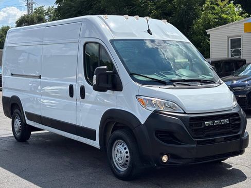 Used 2025 RAM ProMaster 2500 w/ Convenience Group FWD image 2