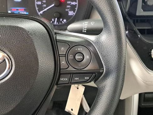 Used 2023 Toyota Corolla Cross L image 25