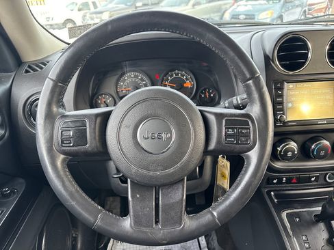 Used 2016 Jeep Patriot High Altitude image 19