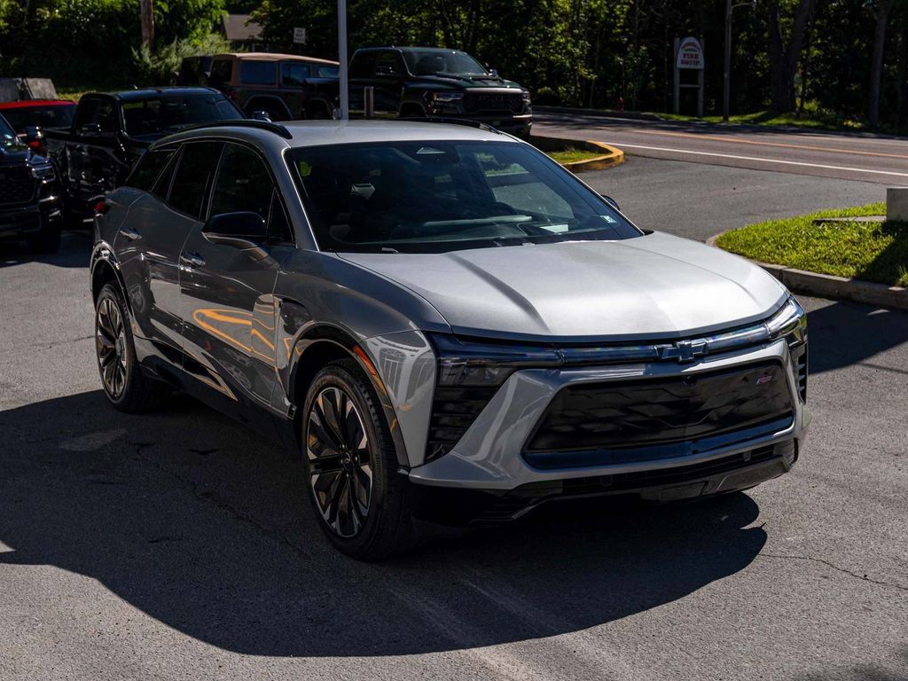 Used 2024 Chevrolet Blazer EV RS AWD/4WD image 3