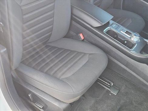 Used 2018 Ford Fusion SE w/ Fusion SE Technology Package image 21