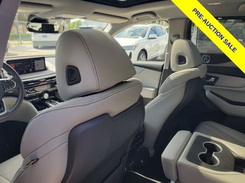 Certified 2024 Acura MDX w/ Technology Package FWD image 11