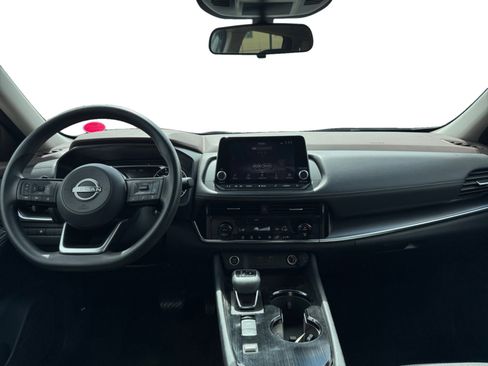 Used 2022 Nissan Rogue SV FWD image 12