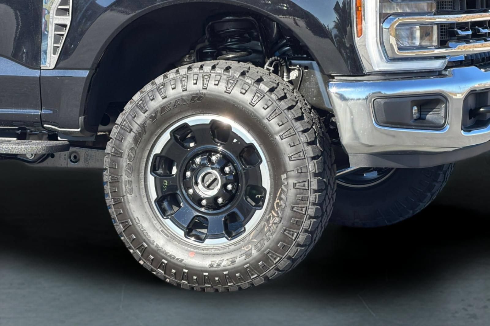 New 2026 Ford F250 XLT w/ XLT Premium Package AWD/4WD image 32