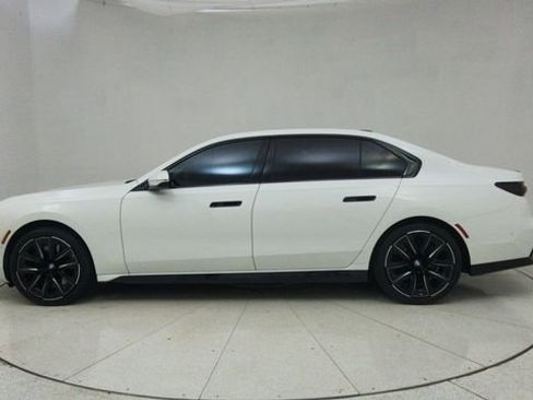 Used 2023 BMW 740i w/ Executive Package image 73