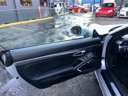 Used 2015 Porsche 911 4 Coupe image 12