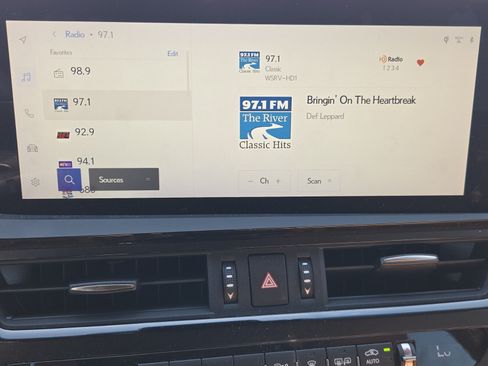 Used 2023 Lexus ES 350 Ultra Luxury w/ Accessory Package (Z2) FWD image 9