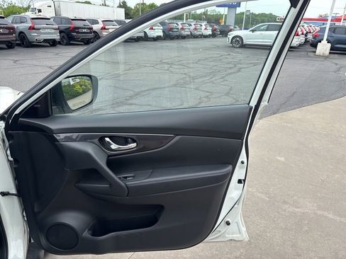 Used 2020 Nissan Rogue SV AWD/4WD image 21
