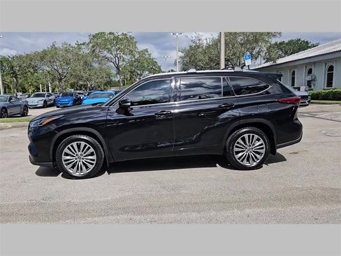 Used 2022 Toyota Highlander Platinum image 29