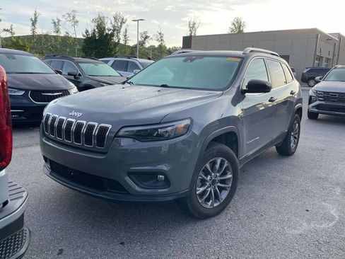 Used 2021 Jeep Cherokee Latitude Lux w/ Sun & Sound Group AWD/4WD image 2