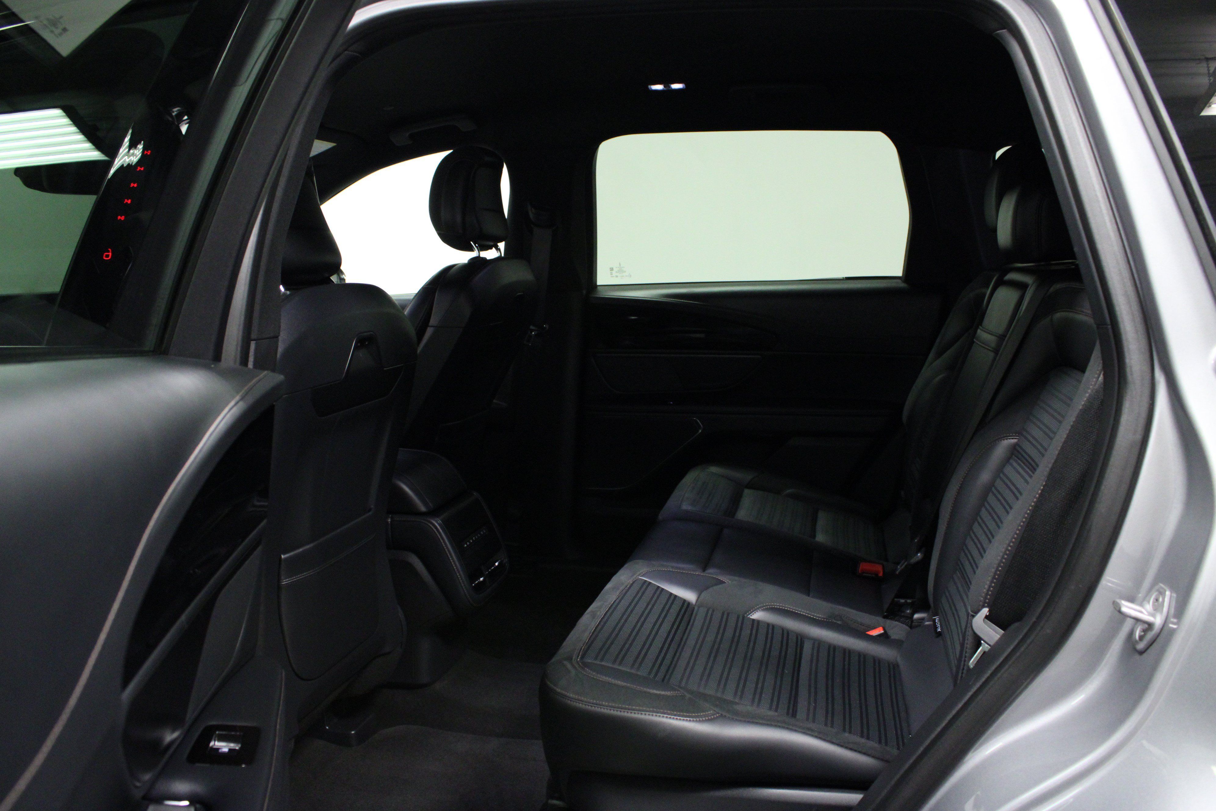 Used 2024 Lincoln Nautilus Reserve w/ Jet Appearance Package (87T) AWD/4WD image 13