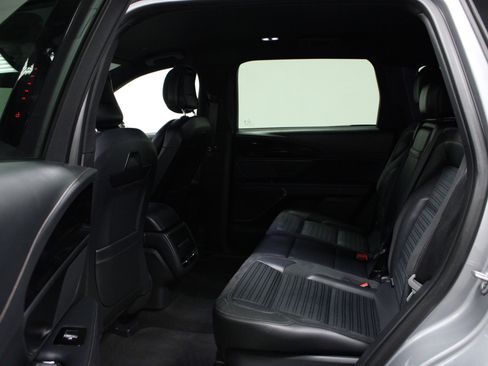 Used 2024 Lincoln Nautilus Reserve w/ Jet Appearance Package (87T) image 13