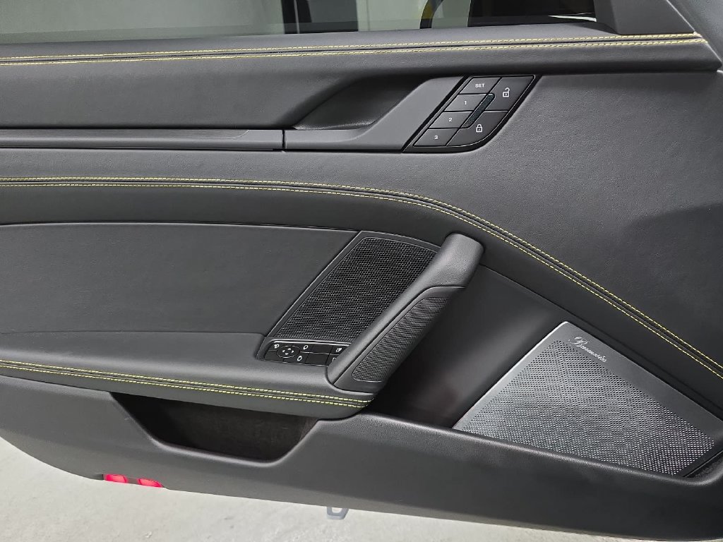 Certified 2026 Porsche 911 Targa 4 GTS AWD/4WD image 23