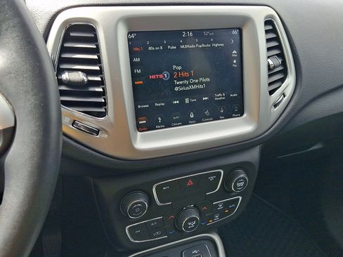 Certified 2019 Jeep Compass Latitude w/ Popular Equipment Group AWD/4WD image 20