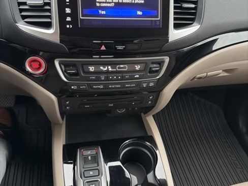 Used 2017 Honda Pilot Elite image 26