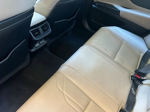 Certified 2020 Lexus ES 300h w/ Luxury Package image 26