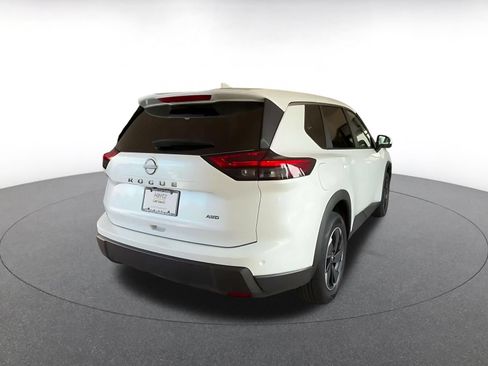 Used 2025 Nissan Rogue SV AWD/4WD image 11
