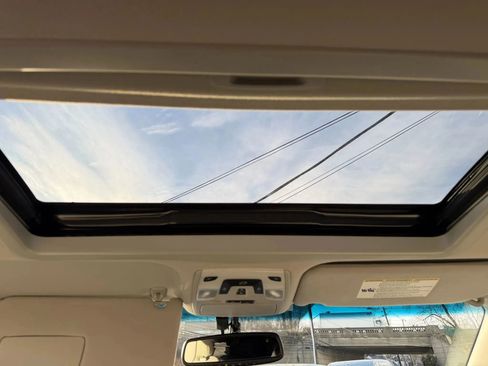 Used 2014 Toyota Sienna XLE image 32