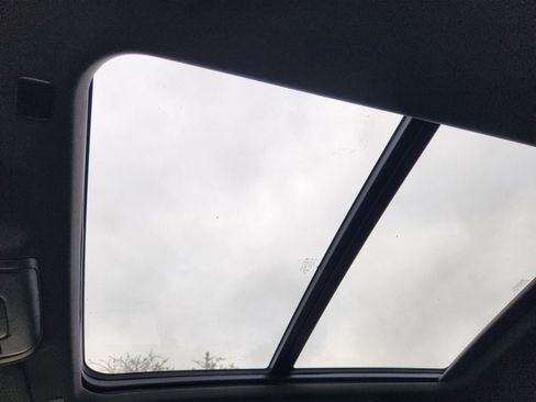 Used 2024 Chevrolet Tahoe Z71 w/ Luxury Package image 6