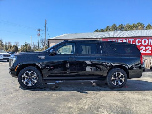 Certified 2025 GMC Yukon XL AT4 Ultimate w/ LPO, Floor Liner Package AWD/4WD image 3