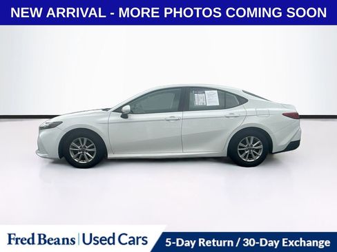 Used 2025 Toyota Camry LE image 4