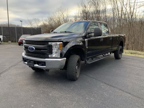 Used 2019 Ford F250 XL w/ Power Equipment Group image 4