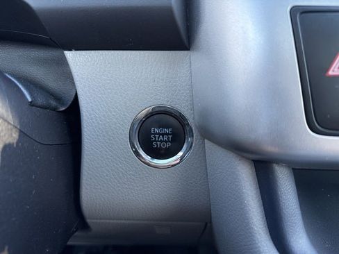 Used 2019 Toyota Highlander XLE image 28