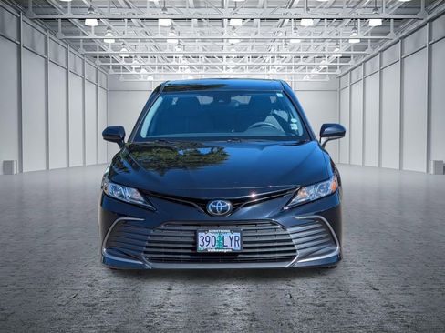 Used 2021 Toyota Camry LE FWD image 8