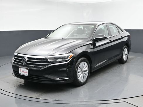 Used 2019 Volkswagen Jetta S w/ Driver Assistance Package FWD image 1