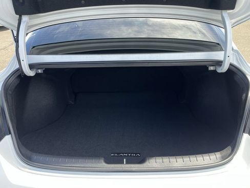 Used 2025 Hyundai Elantra Sport FWD image 22